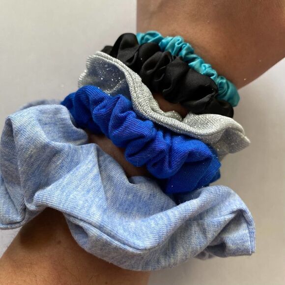 𝅺Set of 5 Scrunchies - Picture 1 of 2